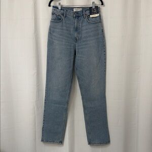 NWT Abercrombie 90s Straight Light Blue Jeans